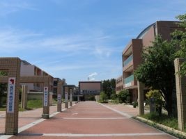 高石市立 老人保健施設の外観