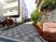 明るいエントランス通路