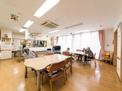 明るい共有スペースの様子