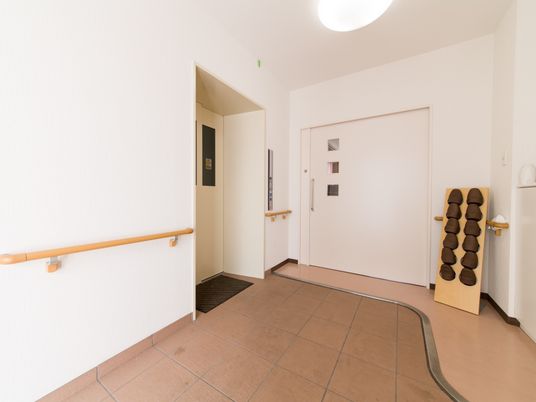 清潔感ある廊下の一角