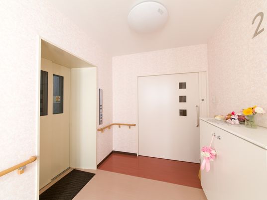 明るい廊下の一角