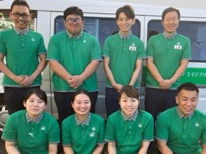 スタッフ集合の外観前  