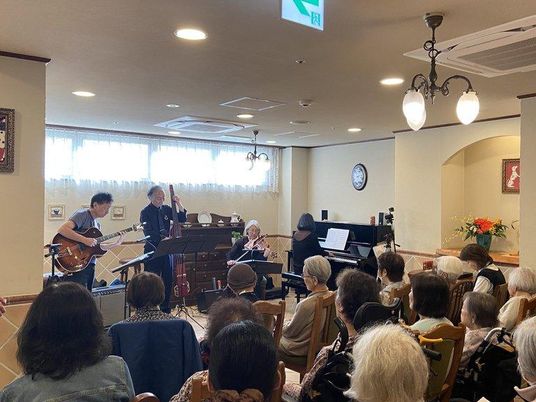 中庭での音楽会
