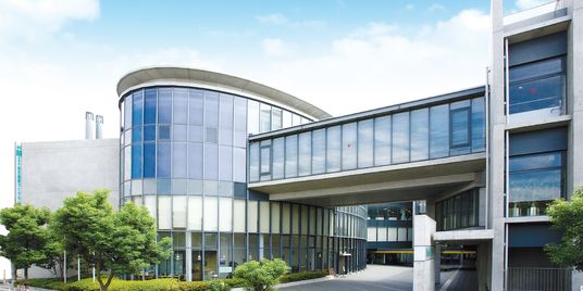 近代的な建物の外観