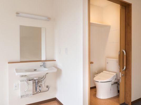 洗面台とトイレの部屋