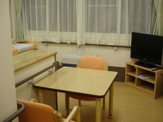 居室の小さなテーブル  