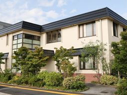 ゆったりした建物の外観