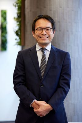 笑顔のスタッフ像
