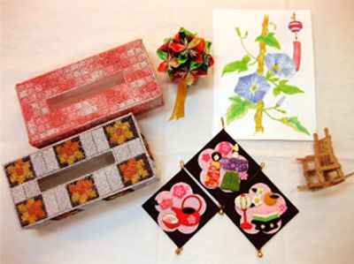 カラフルな工作の作品