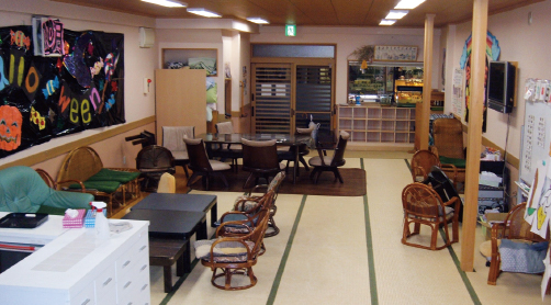 クルーズ「楽座」天下茶屋駅前の外観