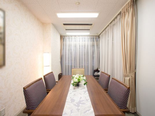 温もりのある会議室風景