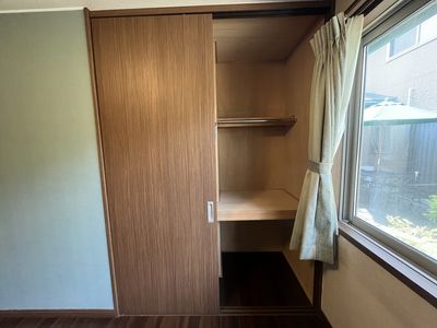 居室の開放的なクローゼット