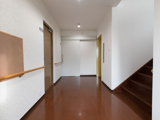 広々とした綺麗な廊下