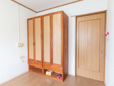 きれいな木製クローゼット