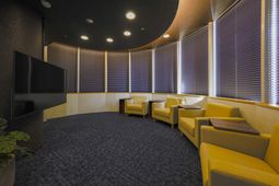 明るいリハビリ室