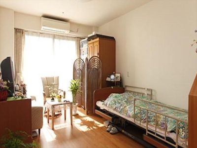 暖かい光の居室空間