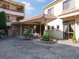 暖かい雰囲気のエントランス