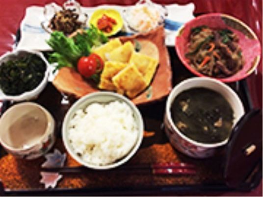 和風の健康的な食事セット