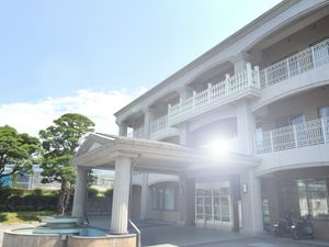 立派な玄関の建物