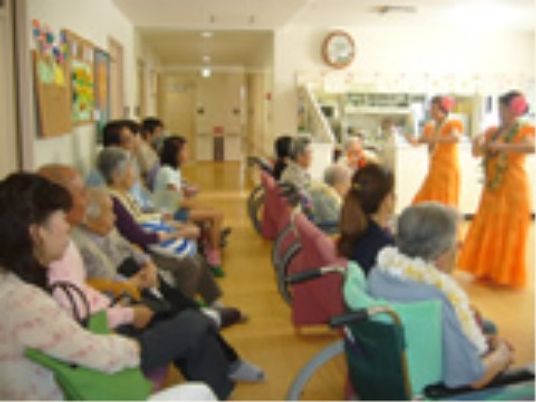 多目的室でのレクリエーション