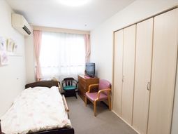 清潔な居室の内観