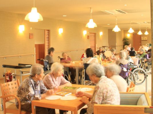 賑やかな食堂