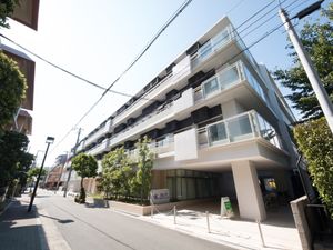現代的な建物の外観