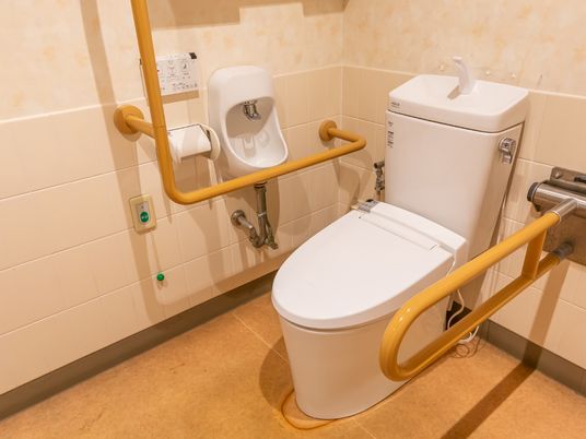 手すり付きトイレ設備