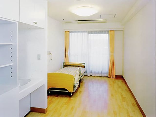 明るい居室 居室 自然光が差し込む明るい居室で、快適な環境での就業を考える方に最適です。