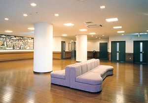 広々としたロビー