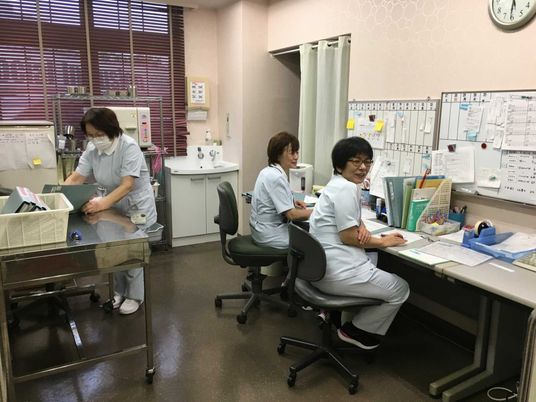 スタッフの様子、室内