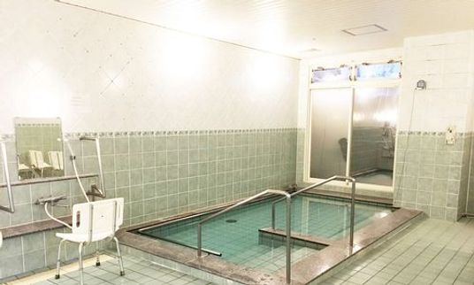 広々とした浴室
