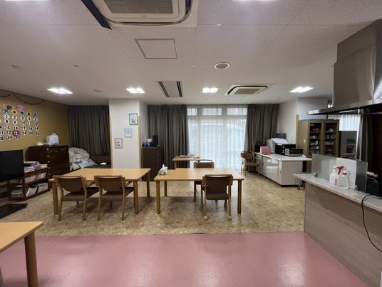 広々としたラウンジ