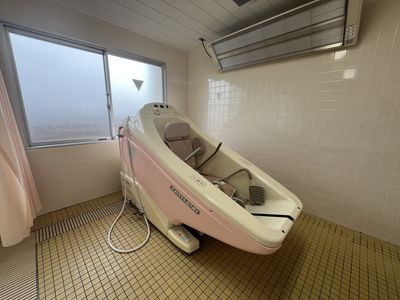 特別浴槽がある浴室