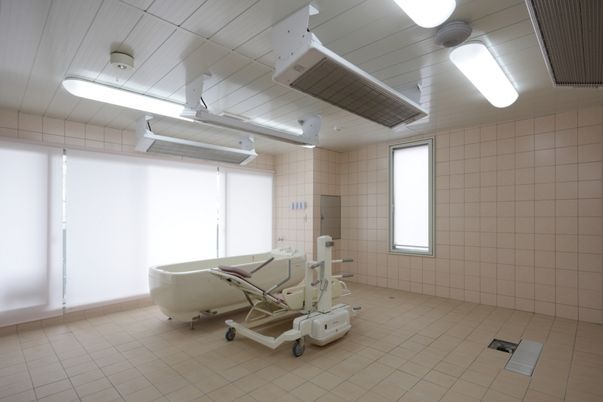 広々とした浴室