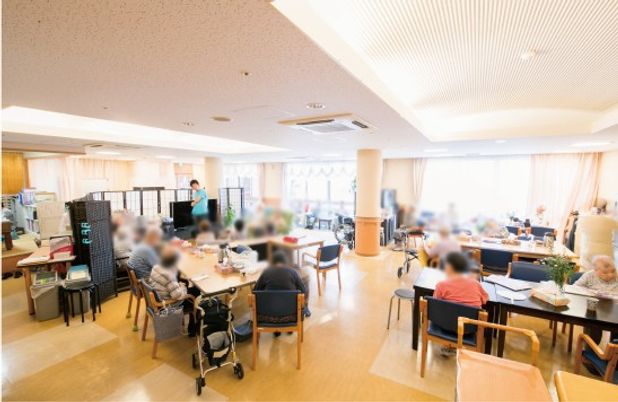 明るい空間のダイニングルーム