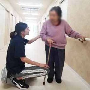 親切な介助廊下