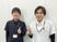 スタッフ2人が親指を立てる様子  