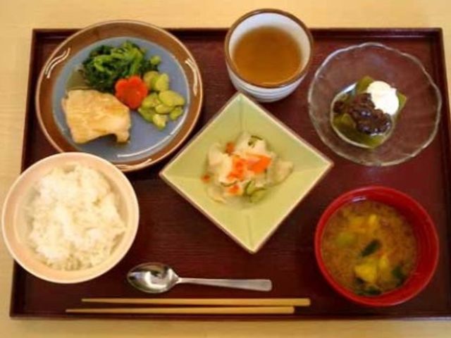 和食のバランスメニュー 食事 栄養バランスを考慮した和食の一例です。利用者の健康を支える食事提供に努めています。