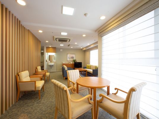 リビングスペースの明るい居室