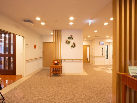 暖かみのある廊下