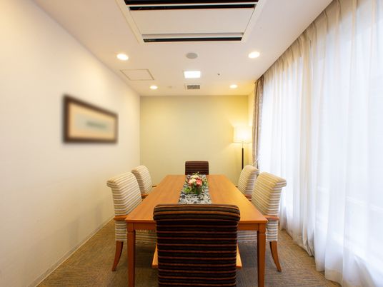 落ち着いた雰囲気の食堂