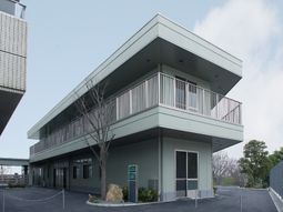 モダンな建物の外観