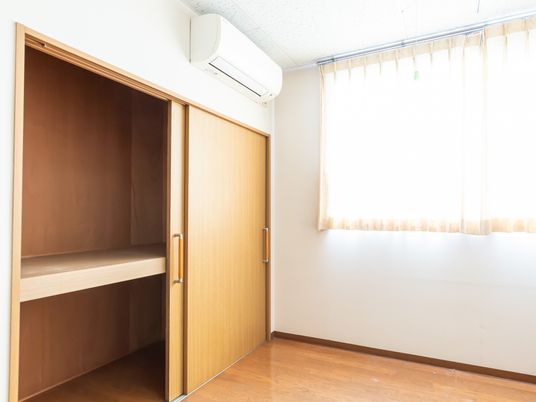 広々とした明るい居室