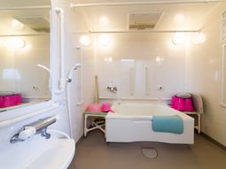 バリアフリー浴室設備