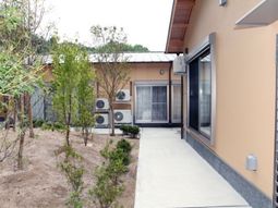 中庭のある建物側面