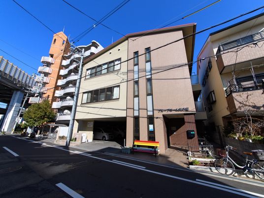 都市型施設の外観