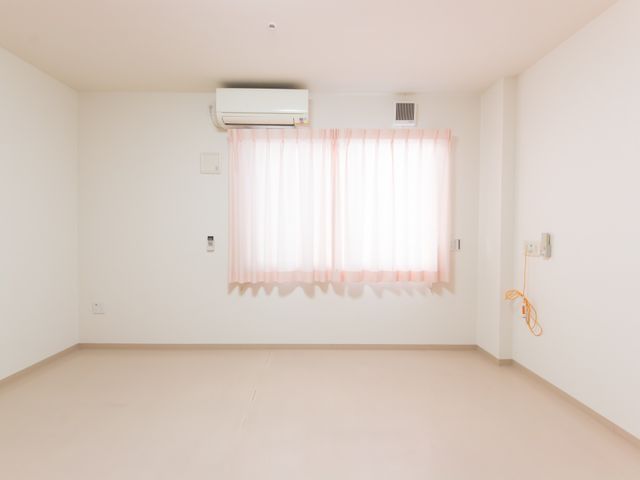 空白の洋室 居室 ゆったりとした空間のプライベートな洋室です。自由にアレンジできる広さがあり、新しい生活を彩るお部屋となっています。