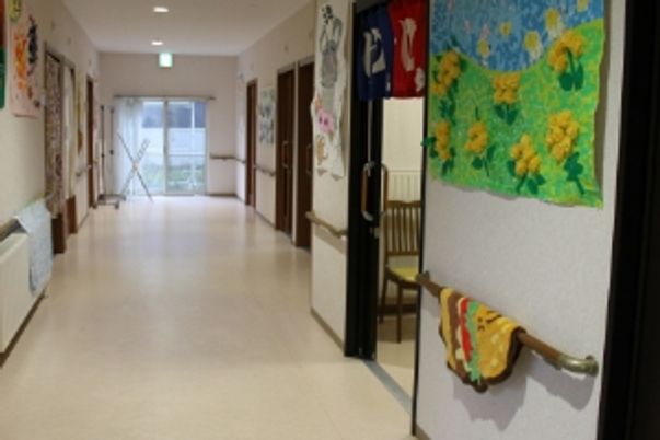 装飾が施された廊下
