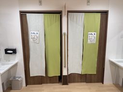 分別された洗面台